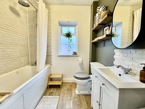 Photo 4- click for photo gallery